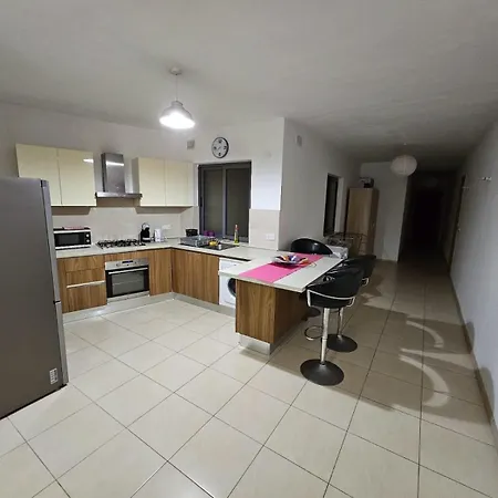 Lovely Two Bedroom * St Paul's Bay