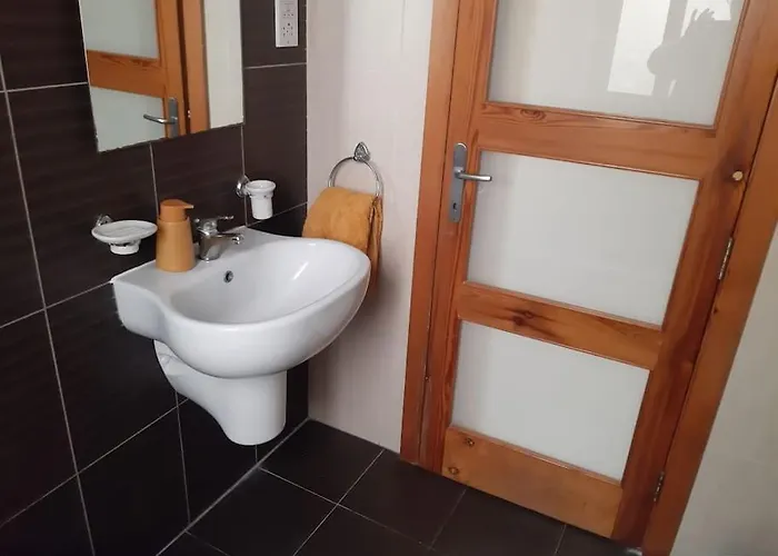 Lovely Two Bedroom *