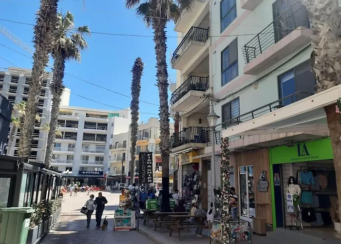 Lovely Two Bedroom *